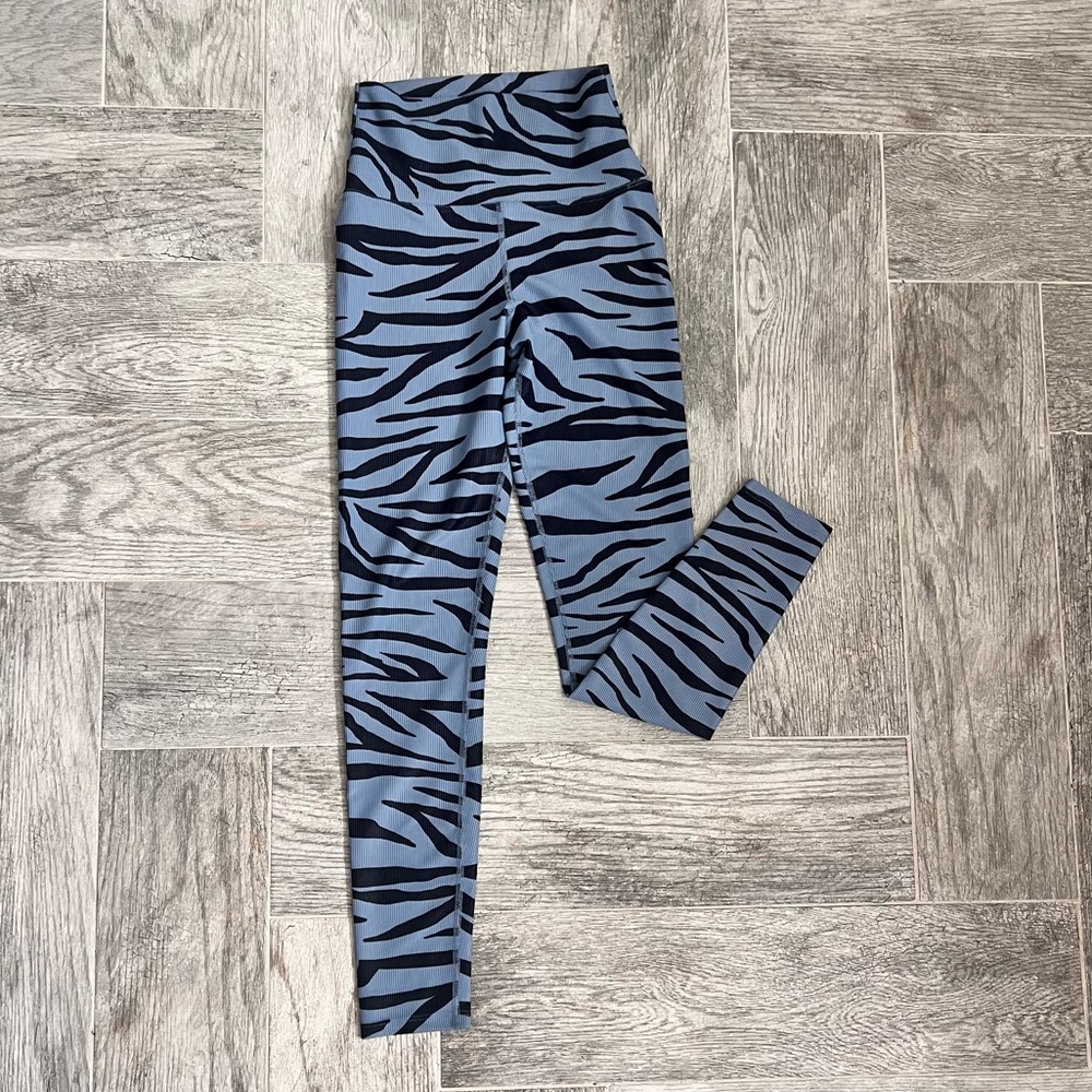 Beach Riot Blue Zebra Leggings